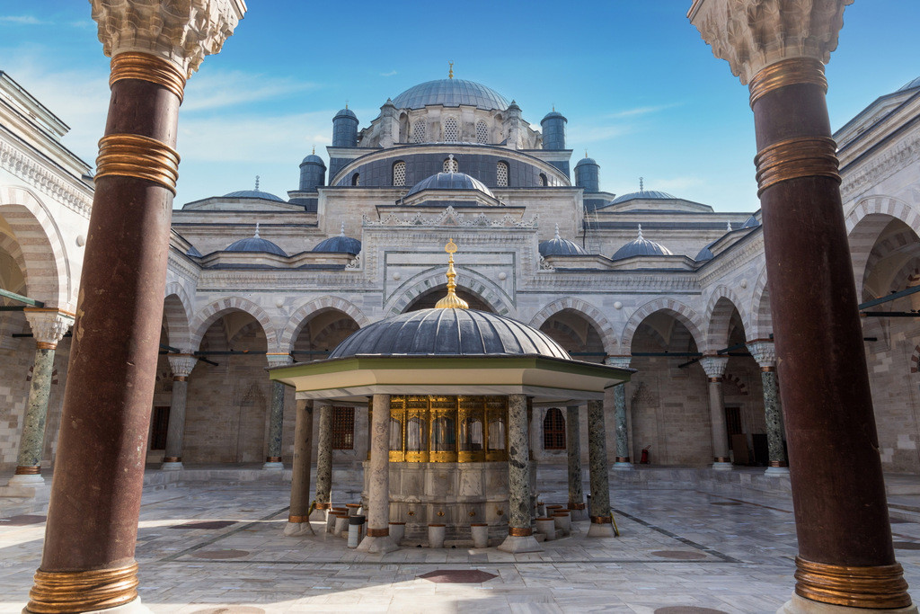 Visiting the Mosques of Istanbul